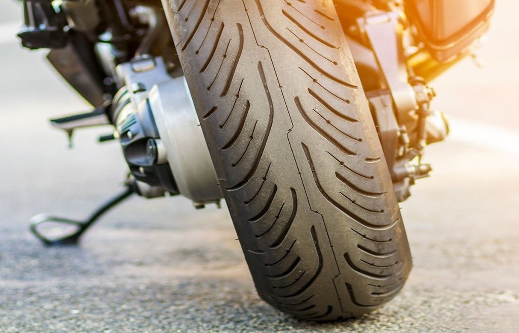 Comment choisir ses pneus moto?