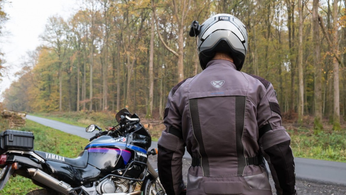Comment choisir sa veste et son pantalon moto