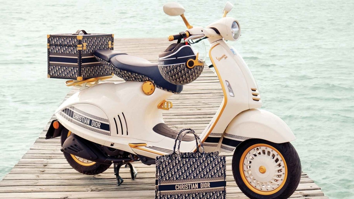 En partenariat avec Dior, Vespa lance son scooter